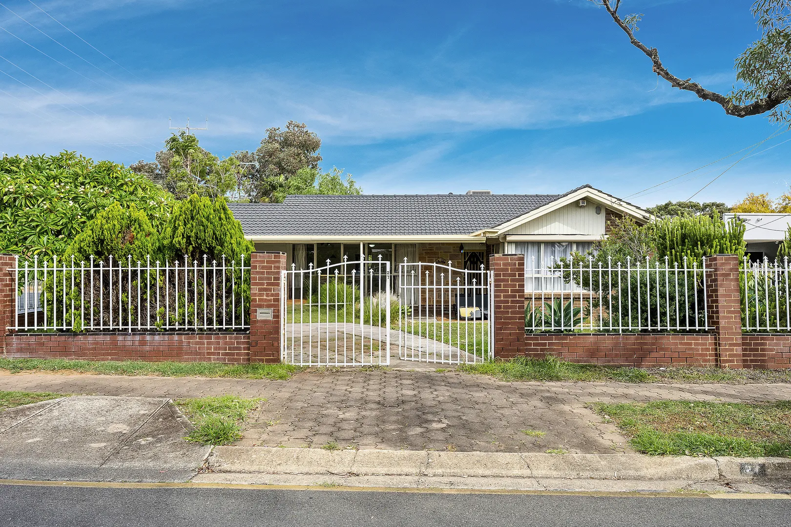 Comfortable Family Home on Appealing Corner Block! - View 4