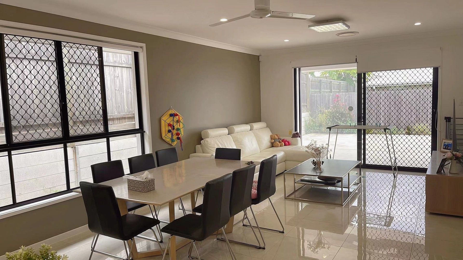 15 Barrisdale Street, Heathwood QLD 4110 House For Rent 800 Domain