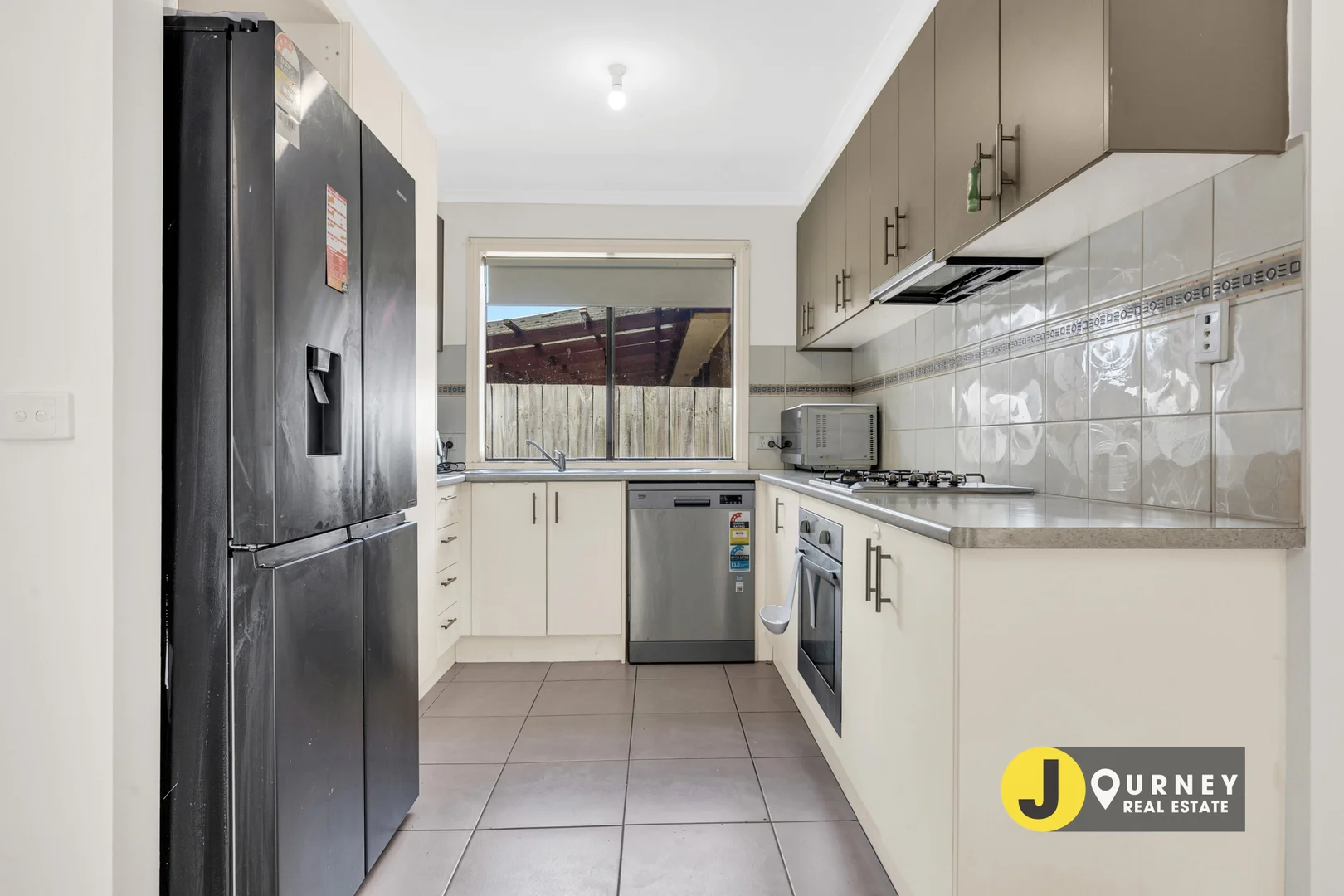 Additional image 4 of 10 Gray Street, Cranbourne North VIC 3977