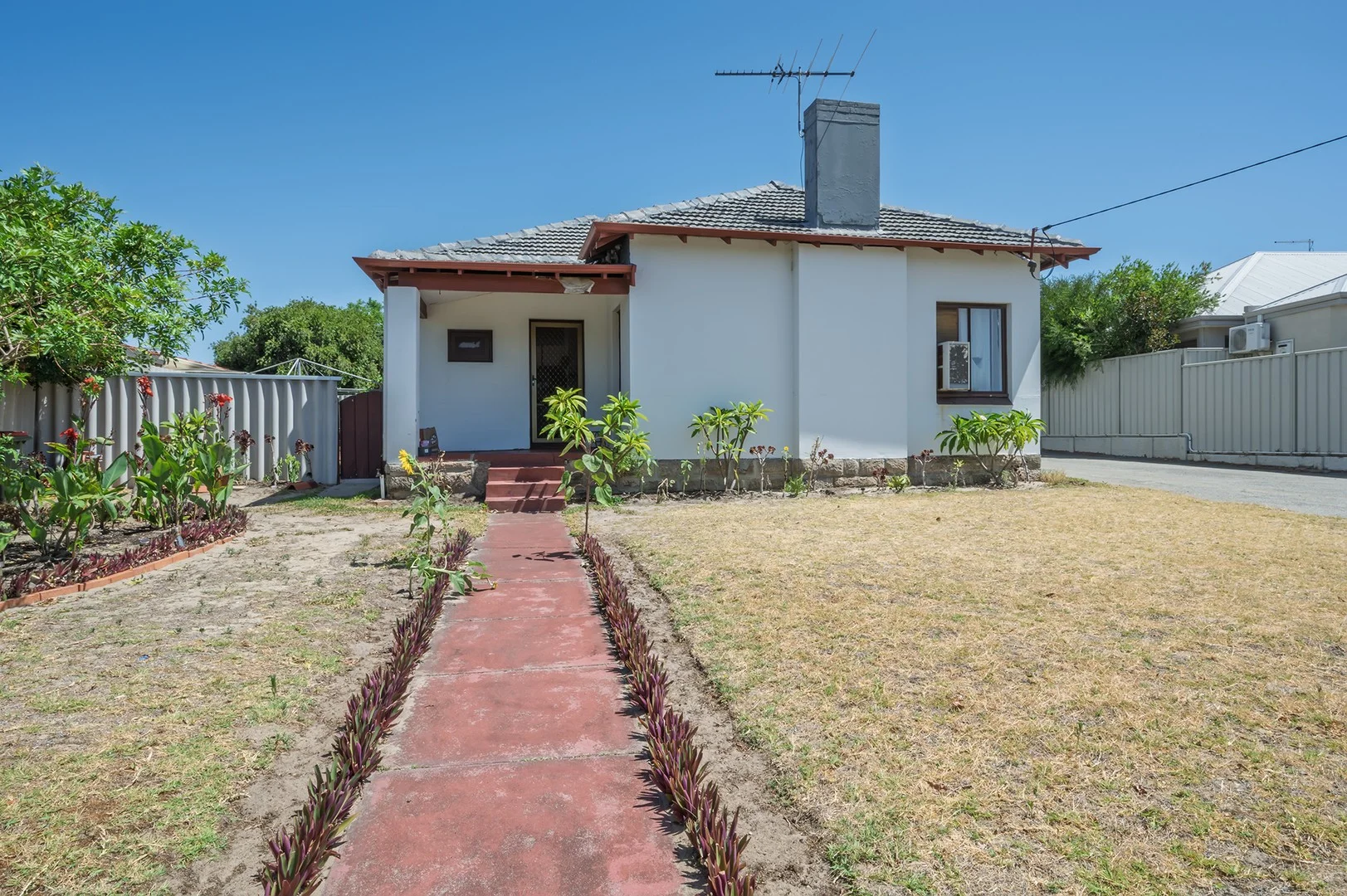 1/327 Scarborough Beach Road, Woodlands WA 6018