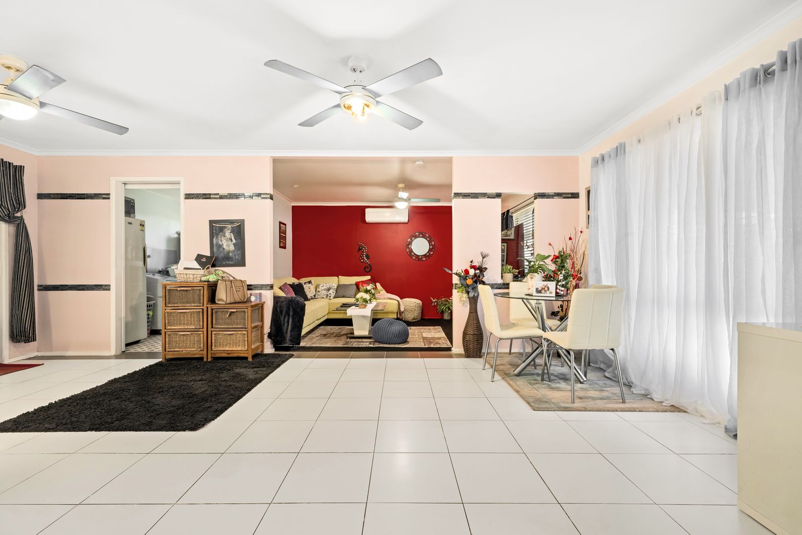 15 Cresthill Avenue, Regents Park QLD 4118, Image 1