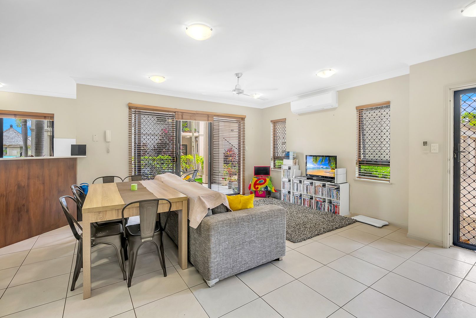 29/1-15 Robson Street, Mooroobool QLD 4870, Image 2