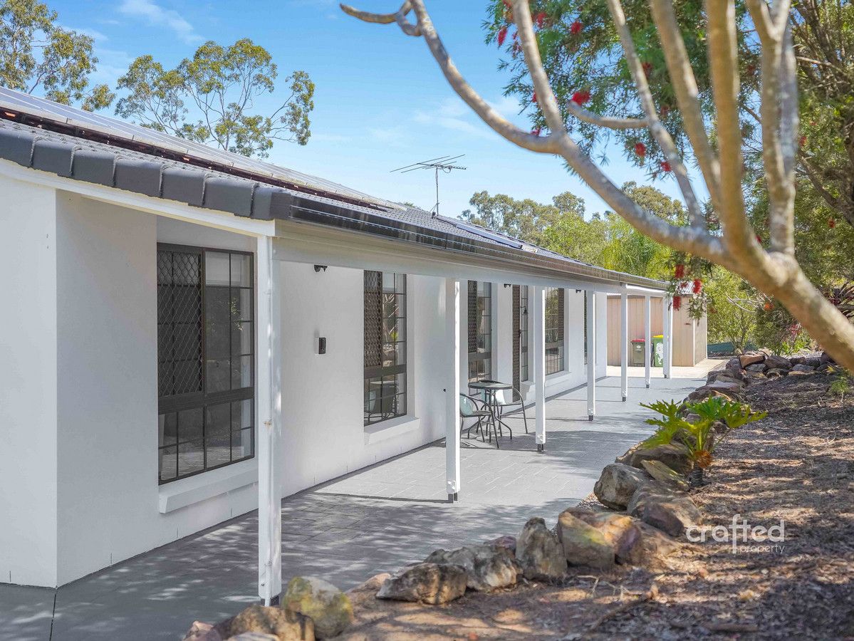 4 bedrooms House in 40 Whistler Court GREENBANK QLD, 4124