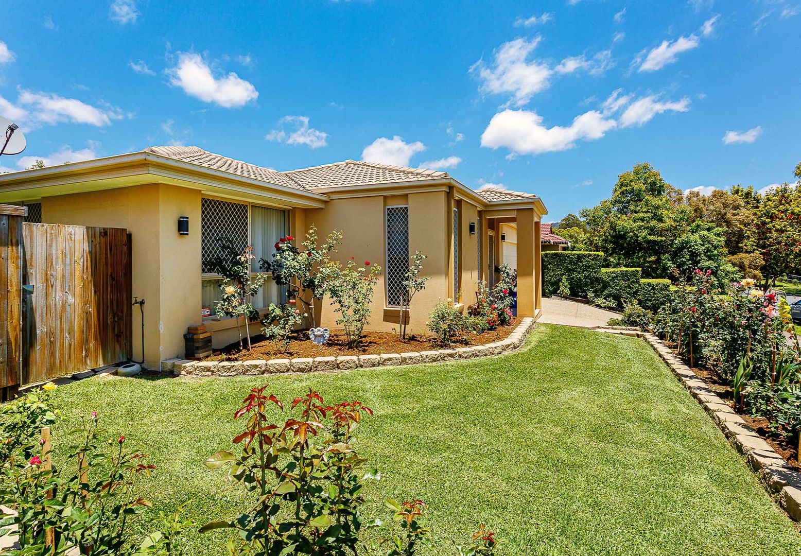 24 McLachlan Avenue, Mudgeeraba QLD 4213, Image 2