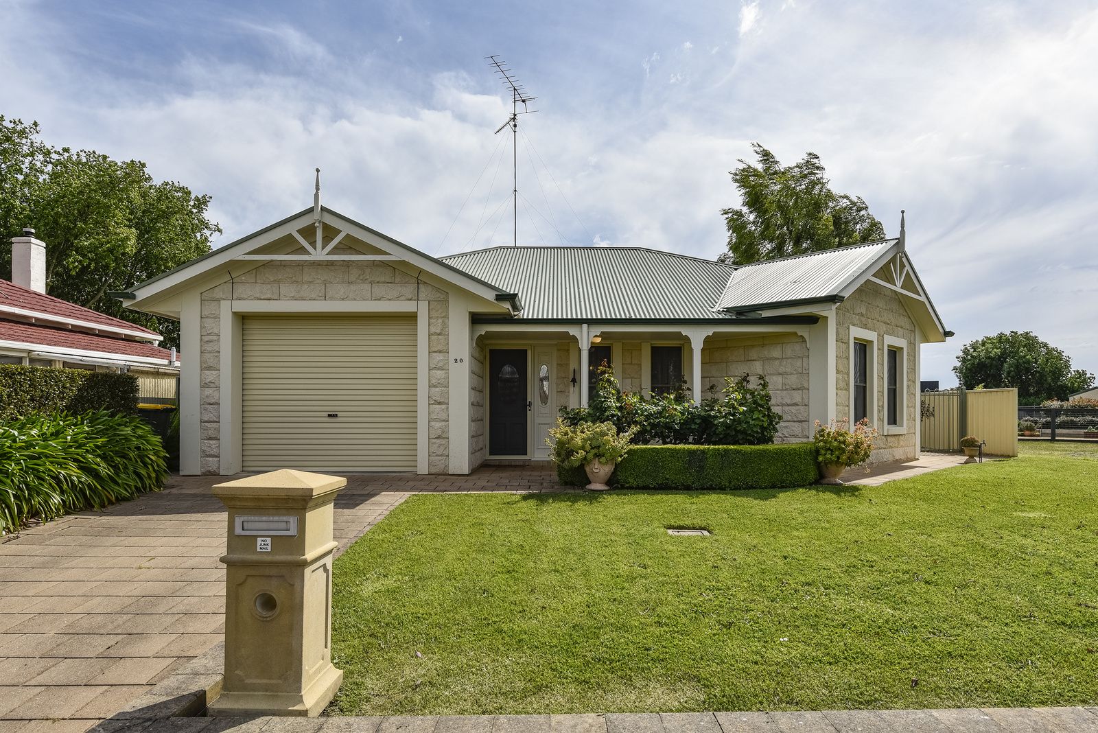 20 Queen St, Penola SA 5277, Image 0