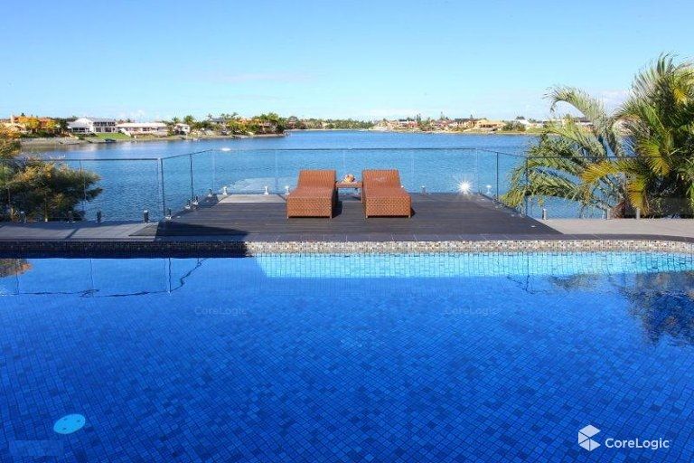 37 Volante Crescent, Mermaid Waters QLD 4218, Image 2