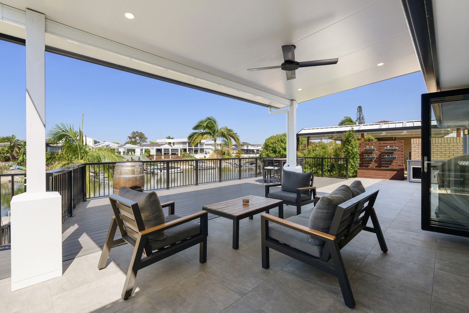 15 Claymore Crescent, Sorrento QLD 4217, Image 2