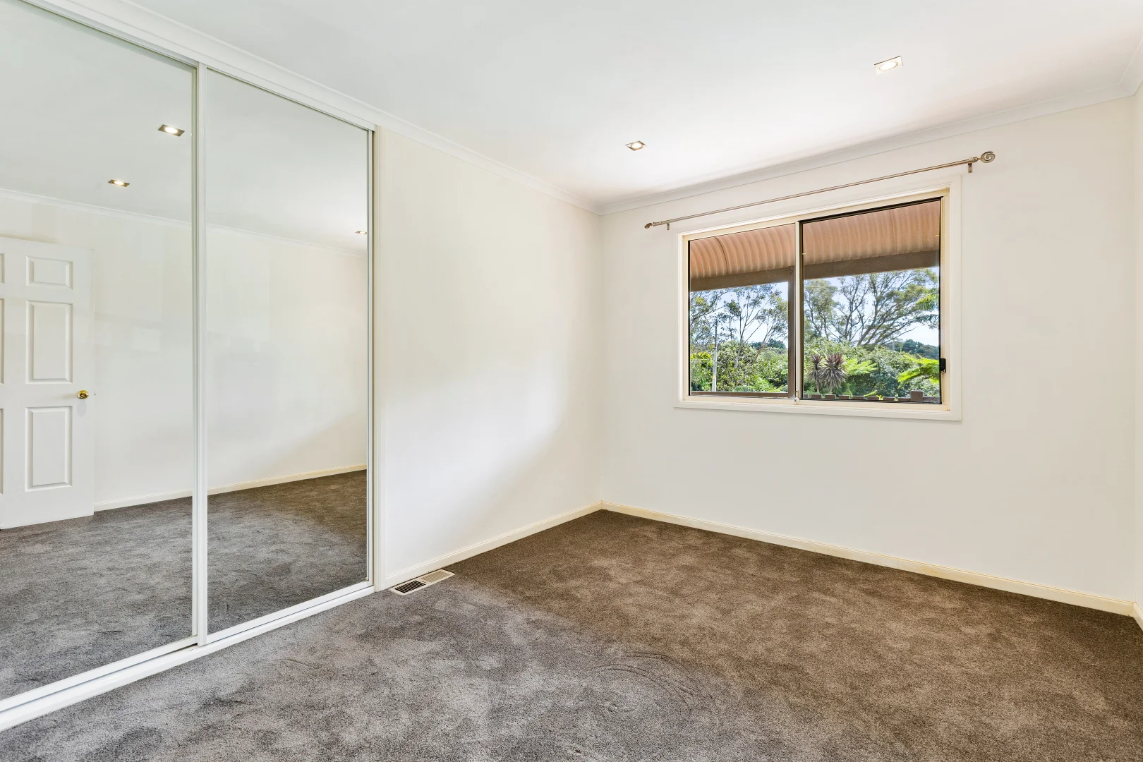 Additional image 5 of 35 Sixth Avenue, Katoomba NSW 2780