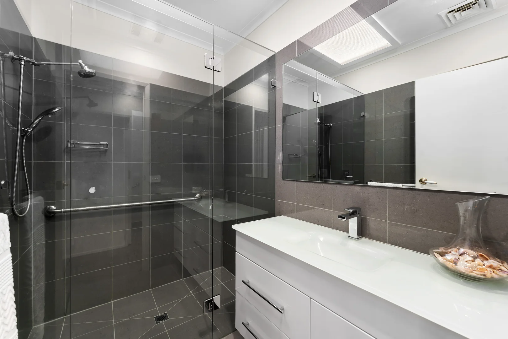 Additional image 8 of 98/110 King Street, Doncaster East VIC 3109