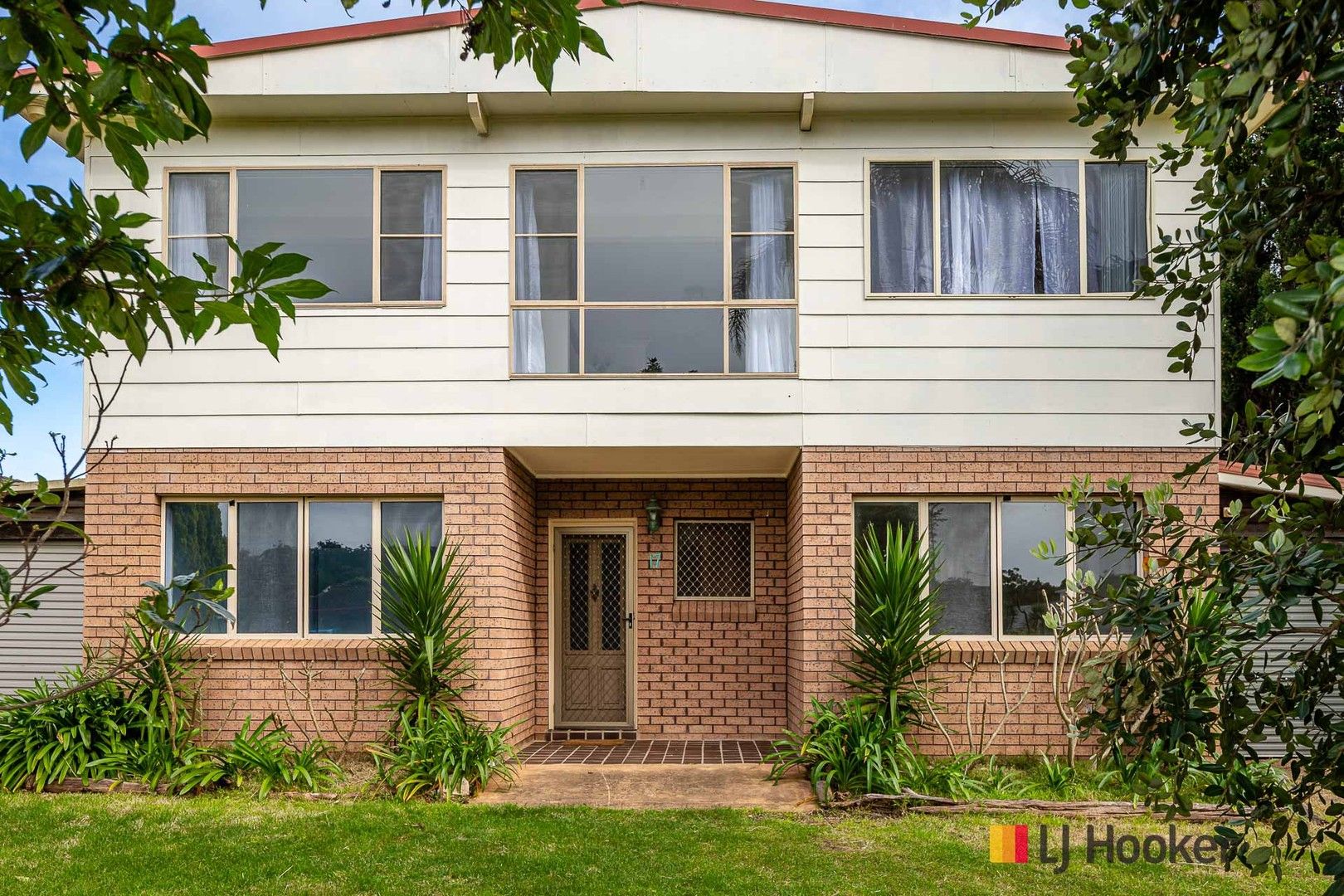 17 Tristania Parade, Maloneys Beach Property History & Address