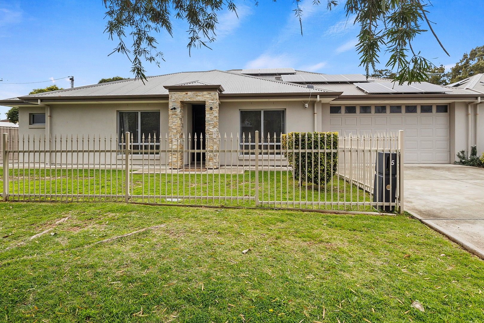 4 bedrooms House in 5 Day Street HOVE SA, 5048