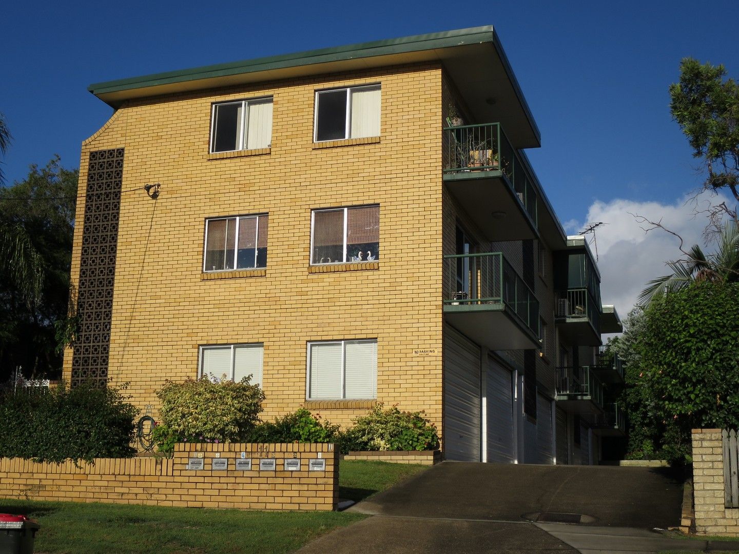2 bedrooms Apartment / Unit / Flat in 6/11 Huxley Avenue ALDERLEY QLD, 4051