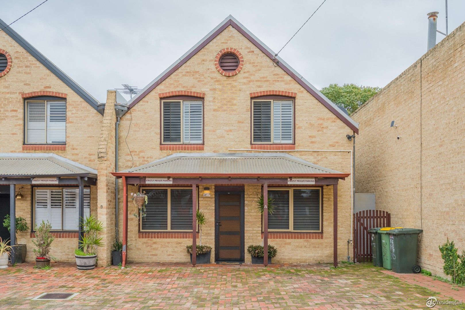 4 bedrooms House in A/9 Jewell Parade NORTH FREMANTLE WA, 6159