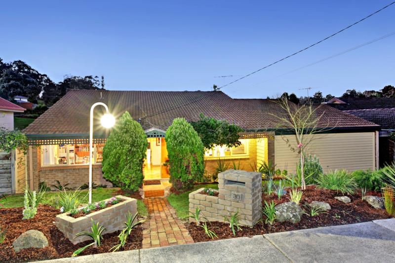 30 Montpellier Crescent, Templestowe Lower VIC 3107