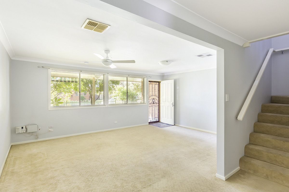 3 bedrooms Townhouse in 3/2-6 Stuart Street JAMISONTOWN NSW, 2750
