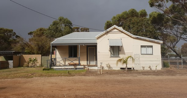 63 Bokarup Street, Katanning WA 6317