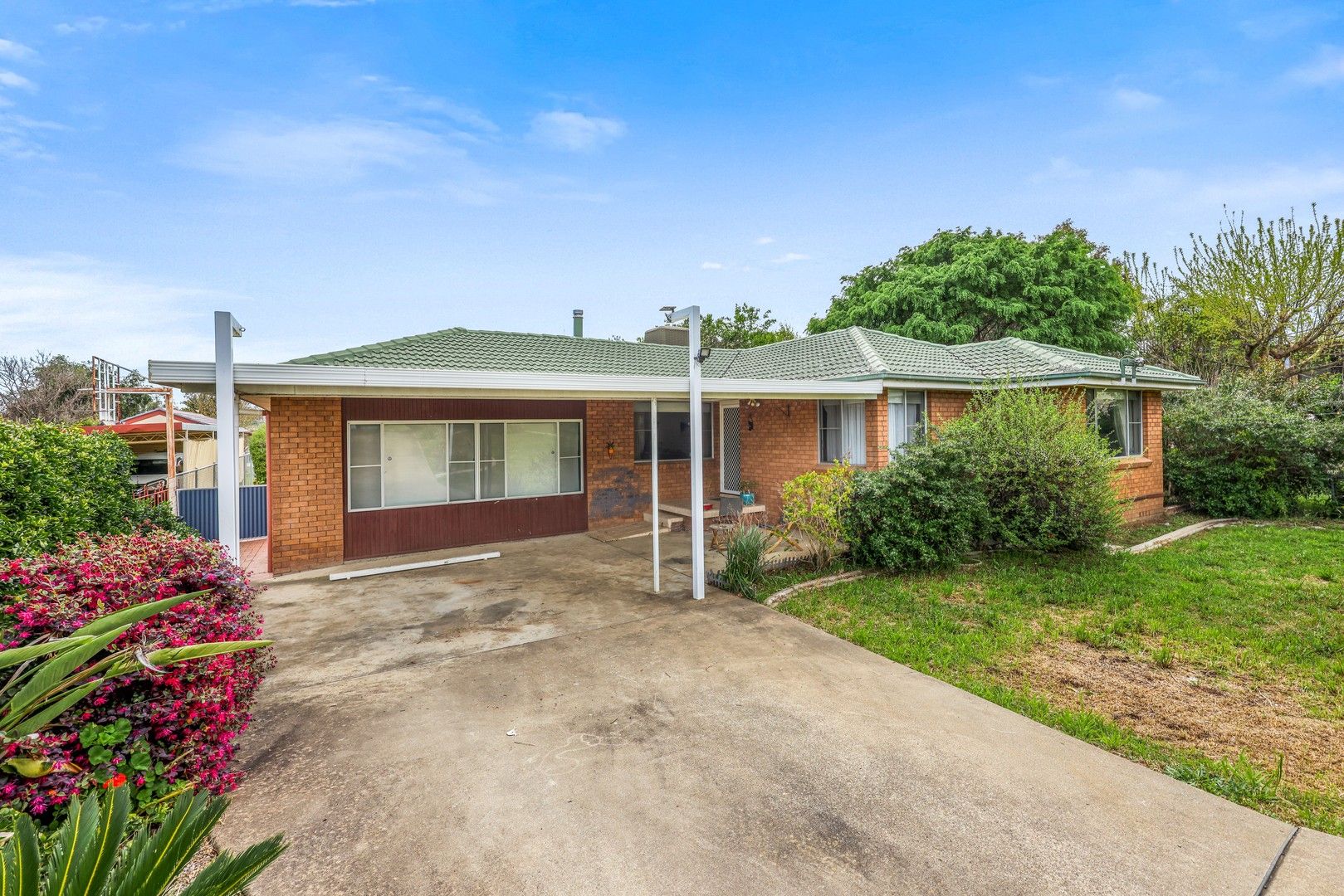 3 bedrooms House in 10 Somerset Place TAMWORTH NSW, 2340