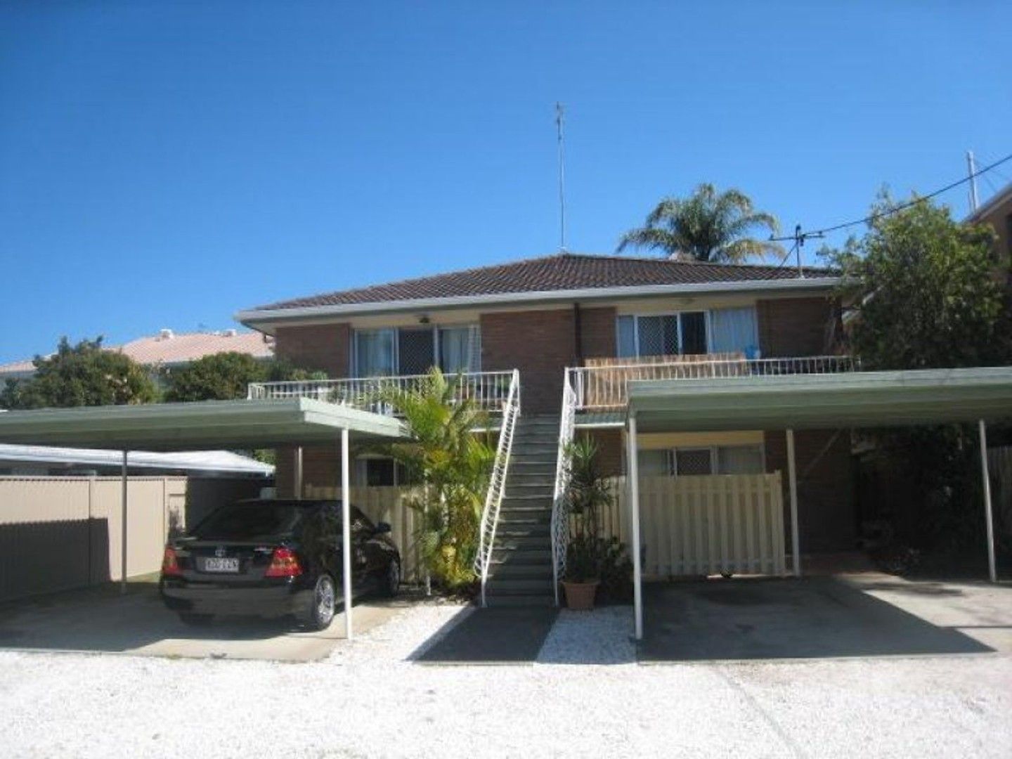 2 bedrooms Apartment / Unit / Flat in 18 Weemala Street CHEVRON ISLAND QLD, 4217