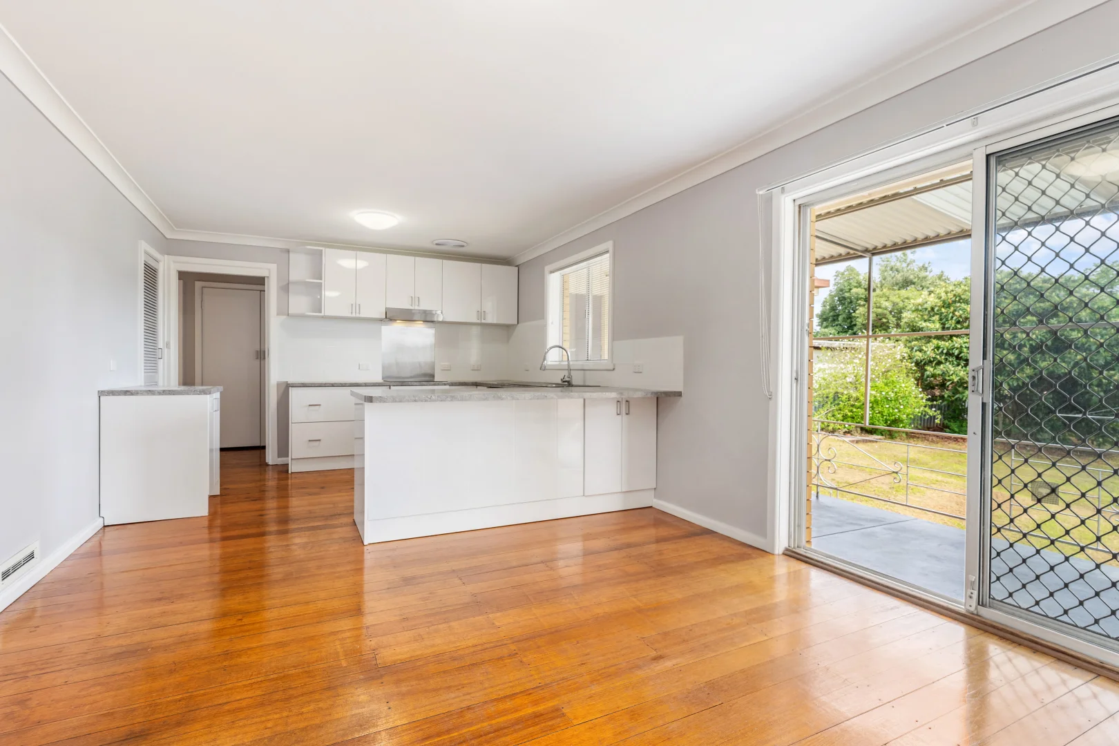 Additional image 9 of 423 Pine Avenue, Lavington NSW 2641