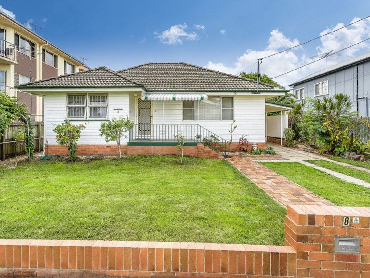 8 Caroline Street, Woody Point QLD