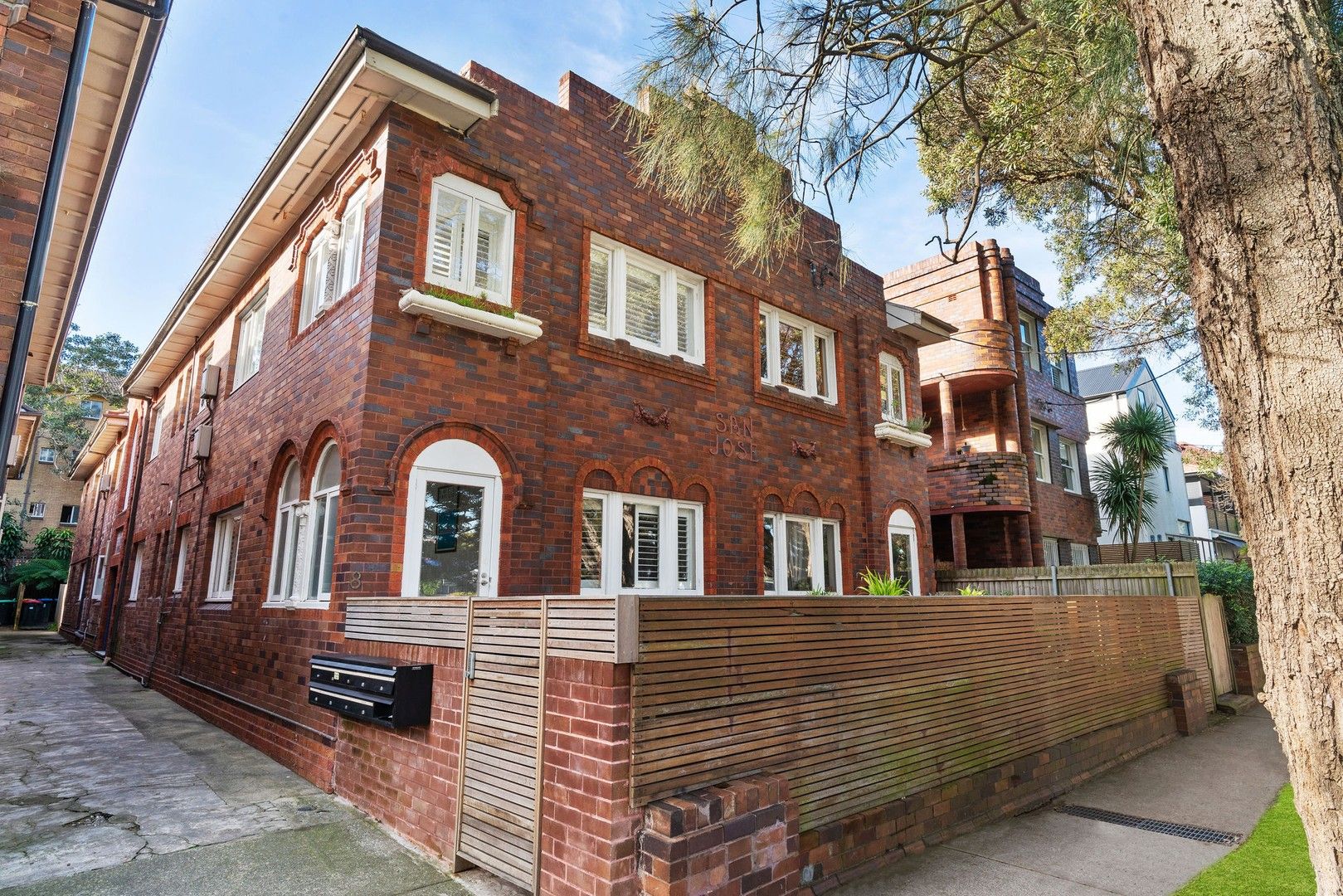 2 bedrooms Apartment / Unit / Flat in 2/8 Warners Avenue NORTH BONDI NSW, 2026
