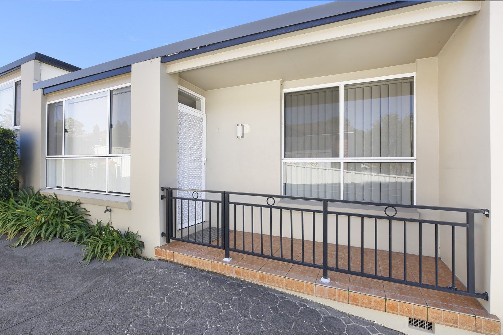 1/8 Buckle Crescent, West Wollongong NSW 2500, Image 0