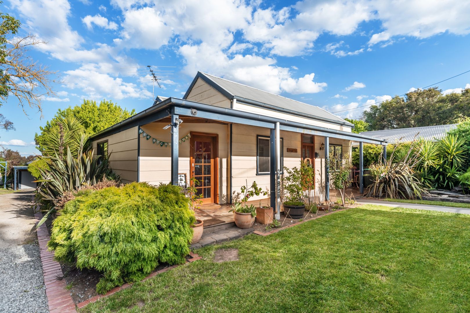 12 Wrixon Street, Romsey VIC 3434, Image 2