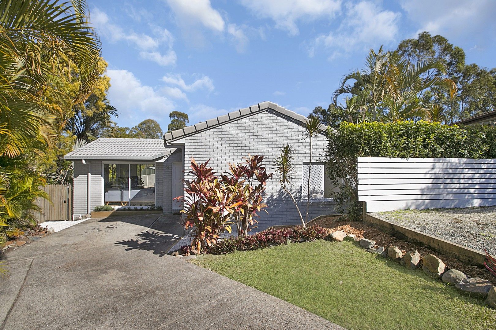 26 Cambridge Court, Carrara QLD 4211, Image 1