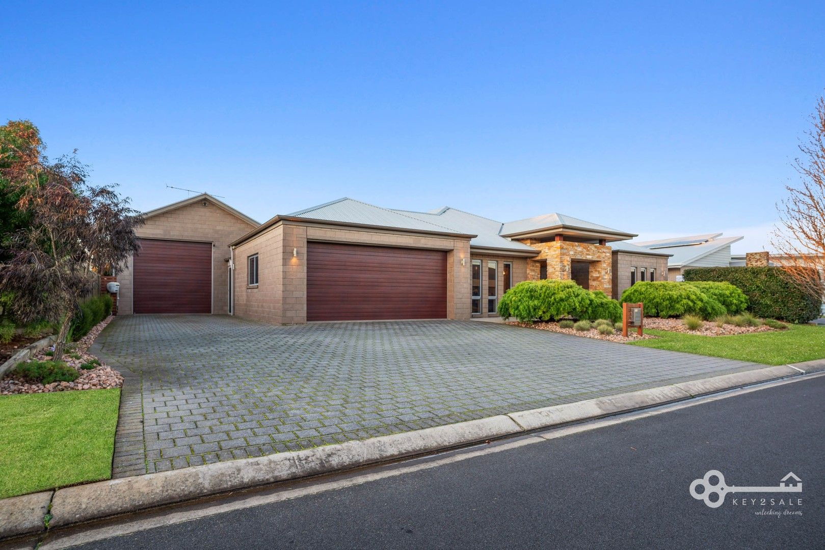 4 bedrooms House in 22 Hilltop Avenue MOUNT GAMBIER SA, 5290