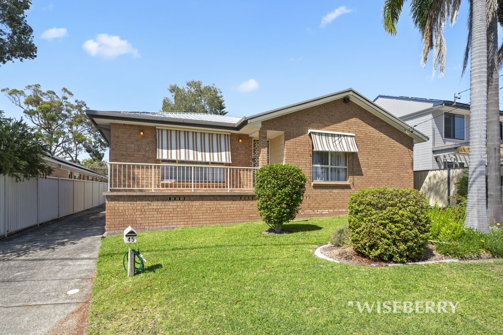 3 bedrooms House in 45 Muraban Road SUMMERLAND POINT NSW, 2259
