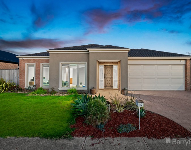 37 Honeyeater Way, Pakenham VIC 3810