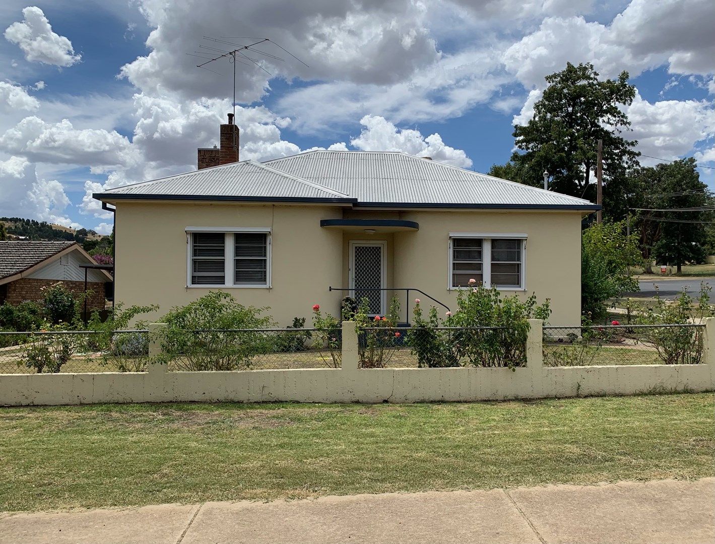 147 Hanley Street, Gundagai NSW 2722 House For Rent 420 Domain
