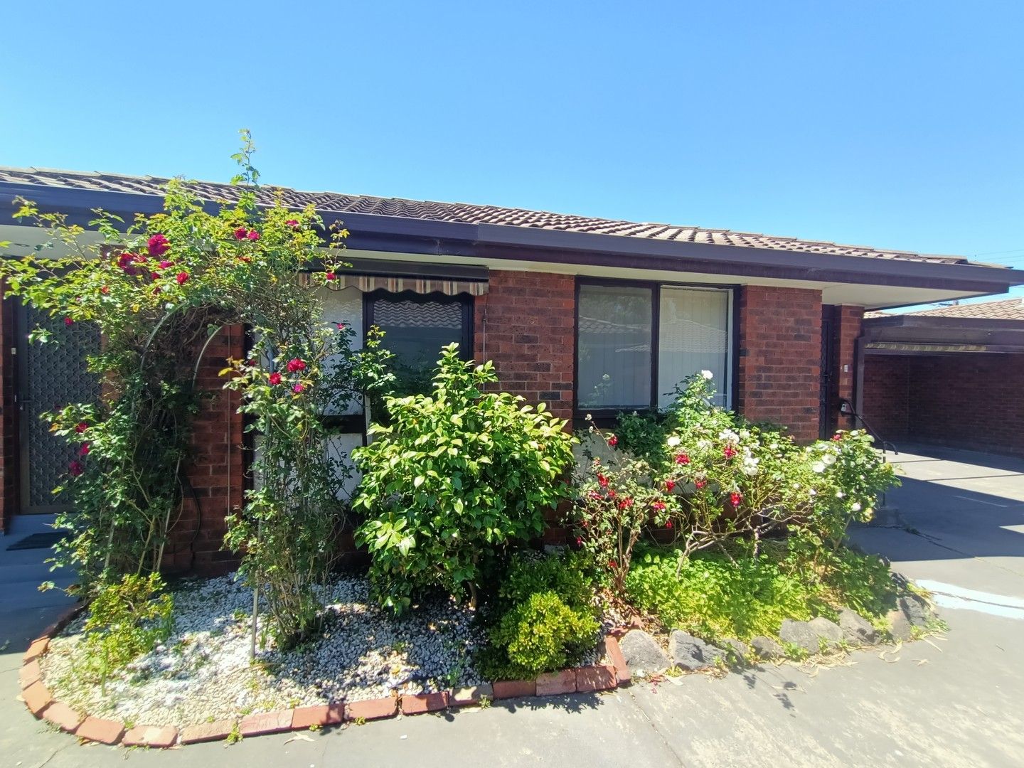 2 bedrooms Apartment / Unit / Flat in 4/18-20 Ambrose Street DALLAS VIC, 3047