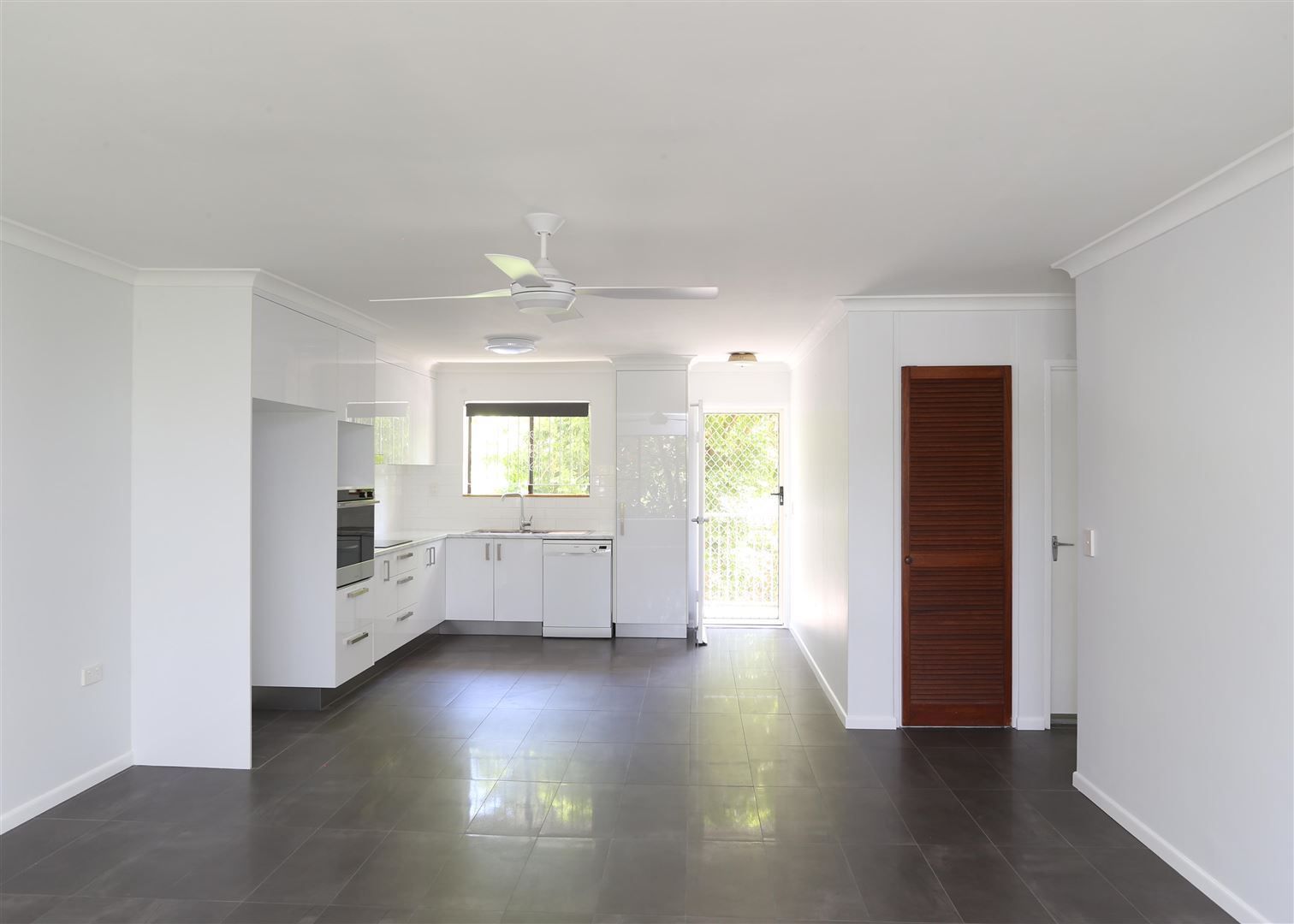 2 bedrooms Apartment / Unit / Flat in 3/26 Crombie Street CLAYFIELD QLD, 4011