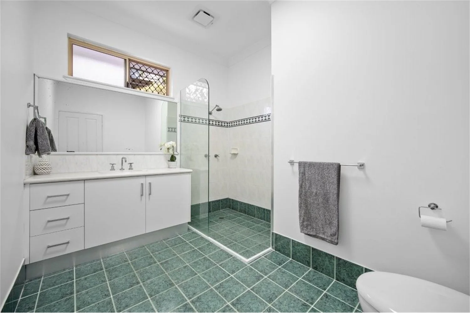 Additional image 11 of Bentley Park QLD 4869