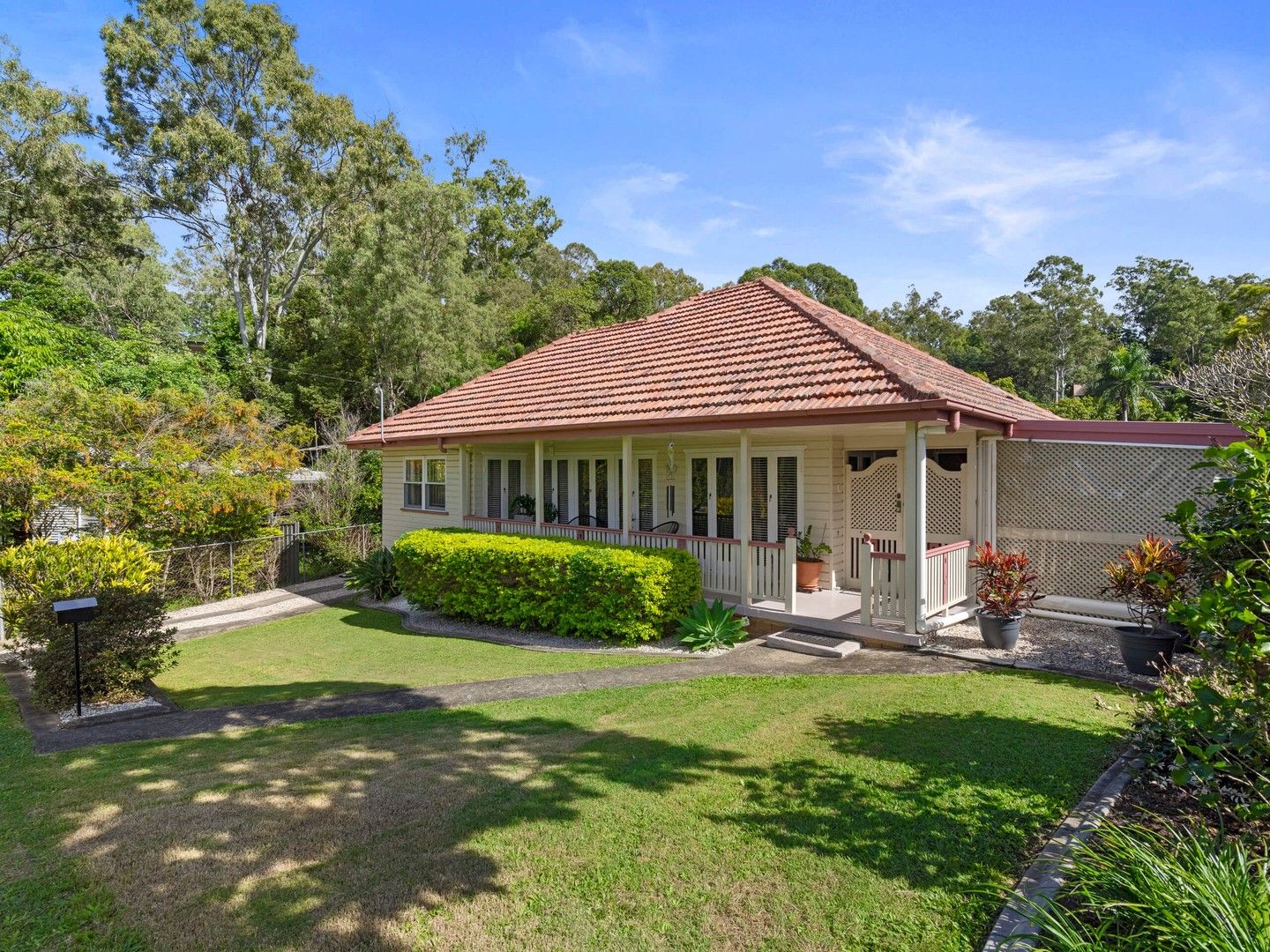 3 bedrooms House in 10 Coverdale Street INDOOROOPILLY QLD, 4068