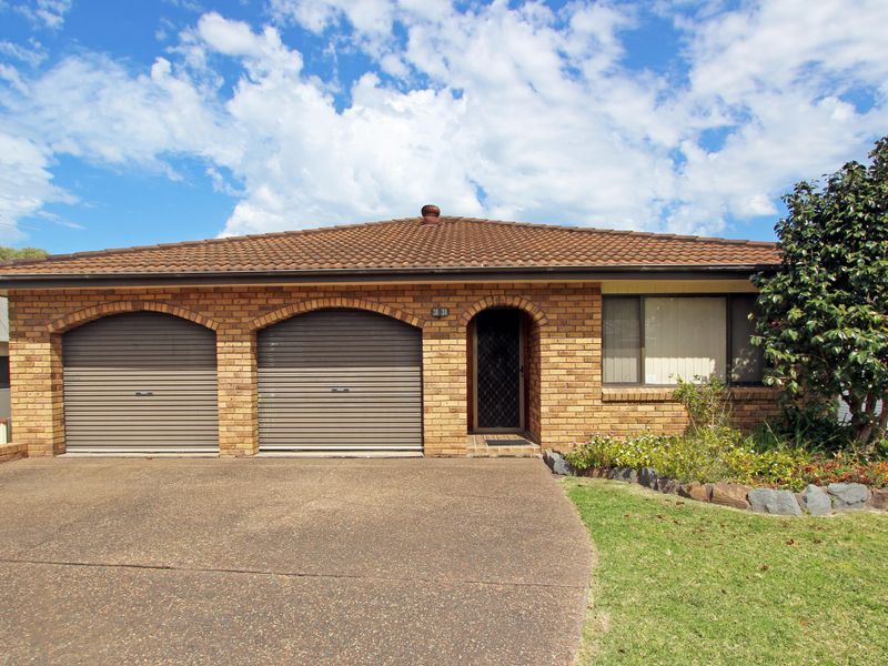 38 Middle Point Road, Bolton Point NSW 2283
