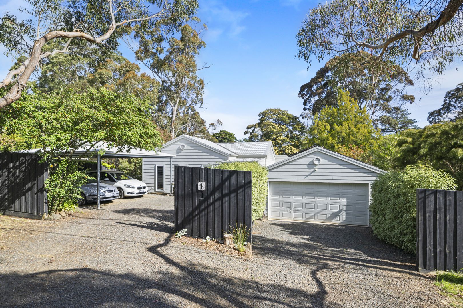 1 Moss Avenue, Mount Helen VIC 3350, Image 1