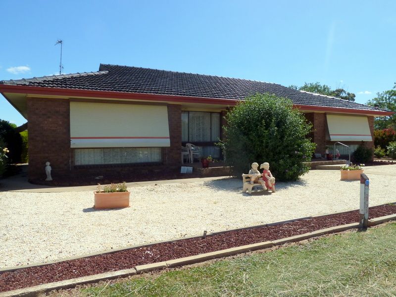 122 High Street, Charlton VIC 3525, Image 1