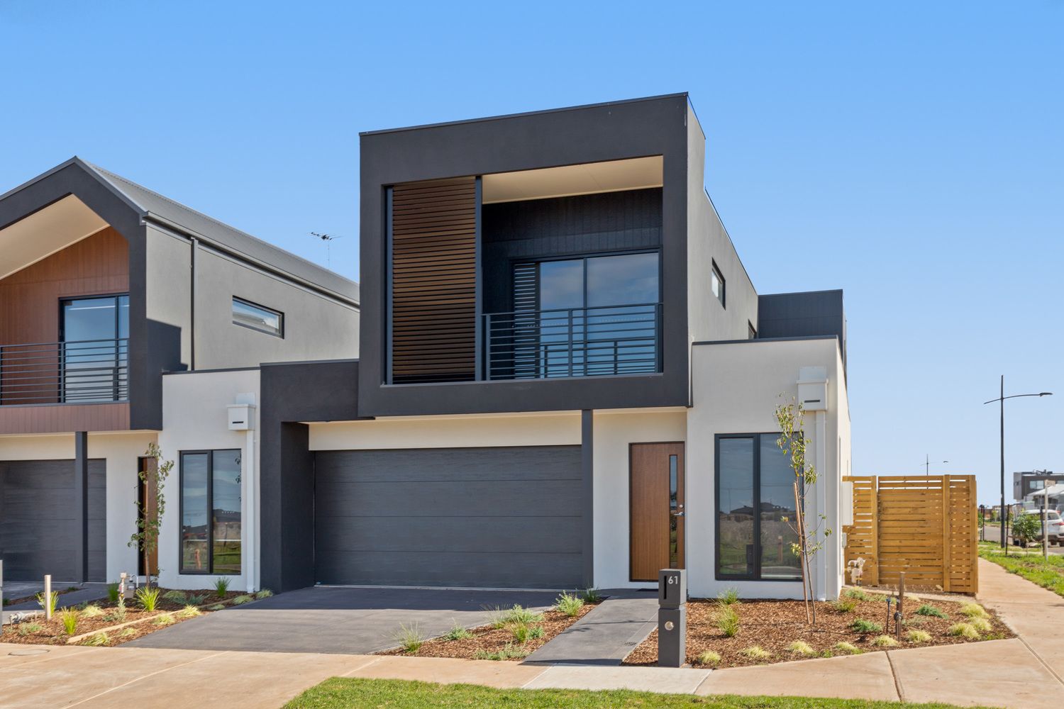 3 bedrooms Townhouse in 61 Modena Road FRASER RISE VIC, 3336