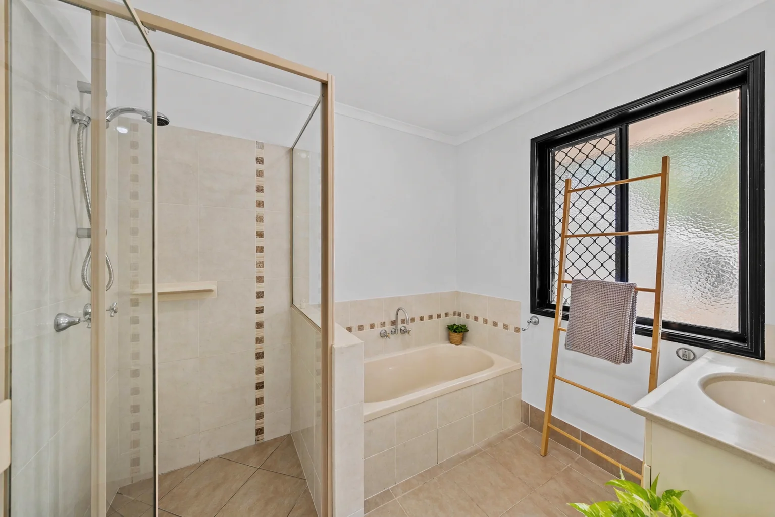 Additional image 16 of 301 Power Road, Widgee QLD 4570