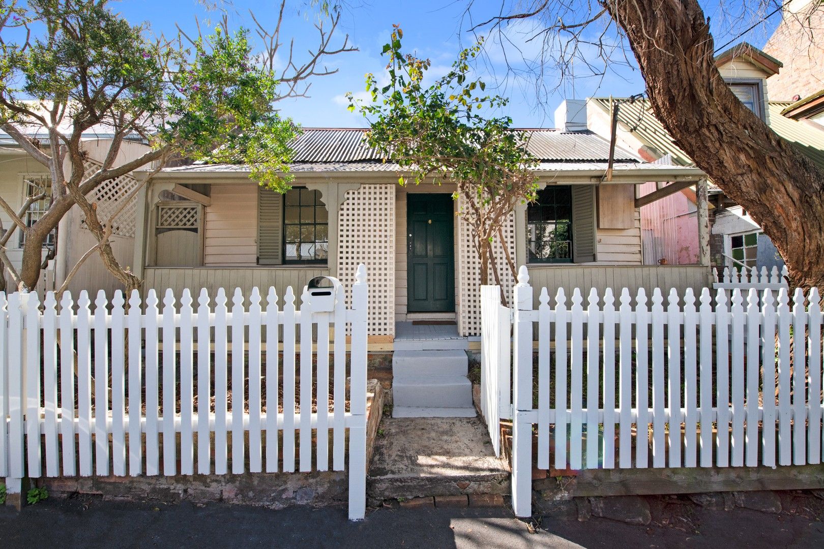 4 bedrooms House in 6 Upper Road FOREST LODGE NSW, 2037