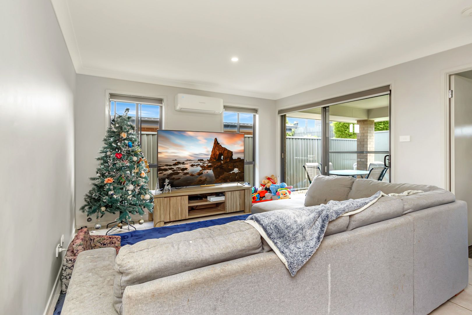 8 Dray Close, Wadalba NSW 2259, Image 1