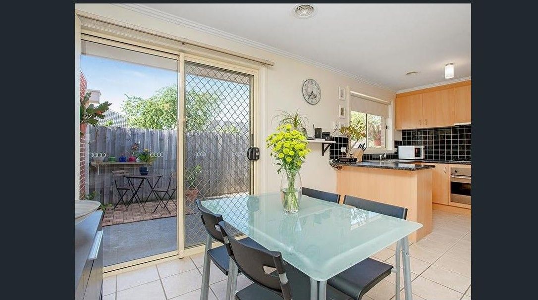 2/10 Manly Court, Coburg North VIC 3058, Image 2