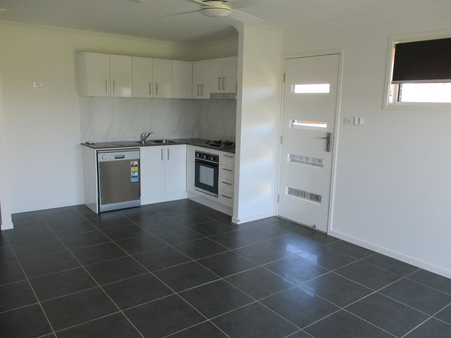 2 bedrooms House in 58A Plover Circuit ABERGLASSLYN NSW, 2320