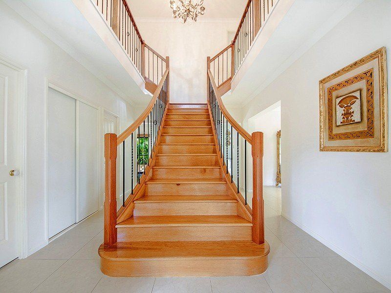 4 bedrooms House in 16 SAINT PAUL CRESCENT VARSITY LAKES QLD, 4227
