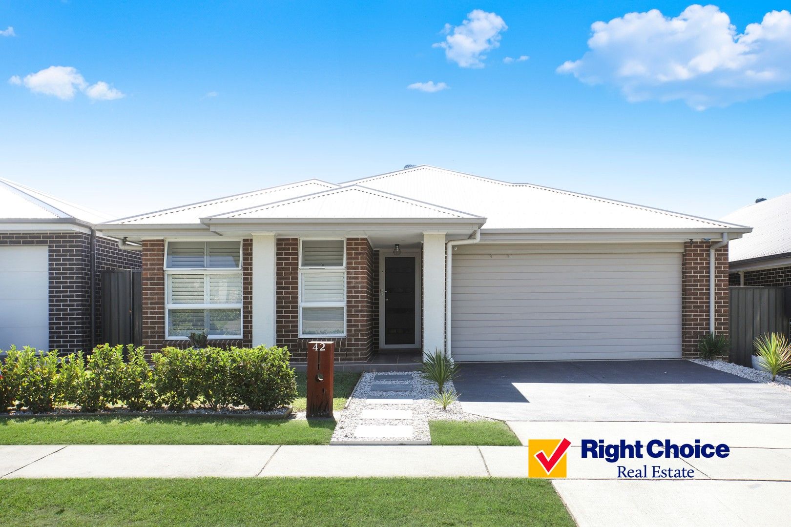 42 Honeybee Crescent, Calderwood NSW 2527, Image 0