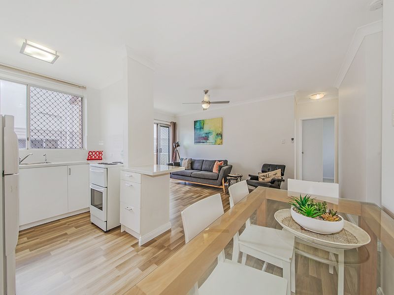 2/15 Bundah Street, Camp Hill QLD 4152, Image 2