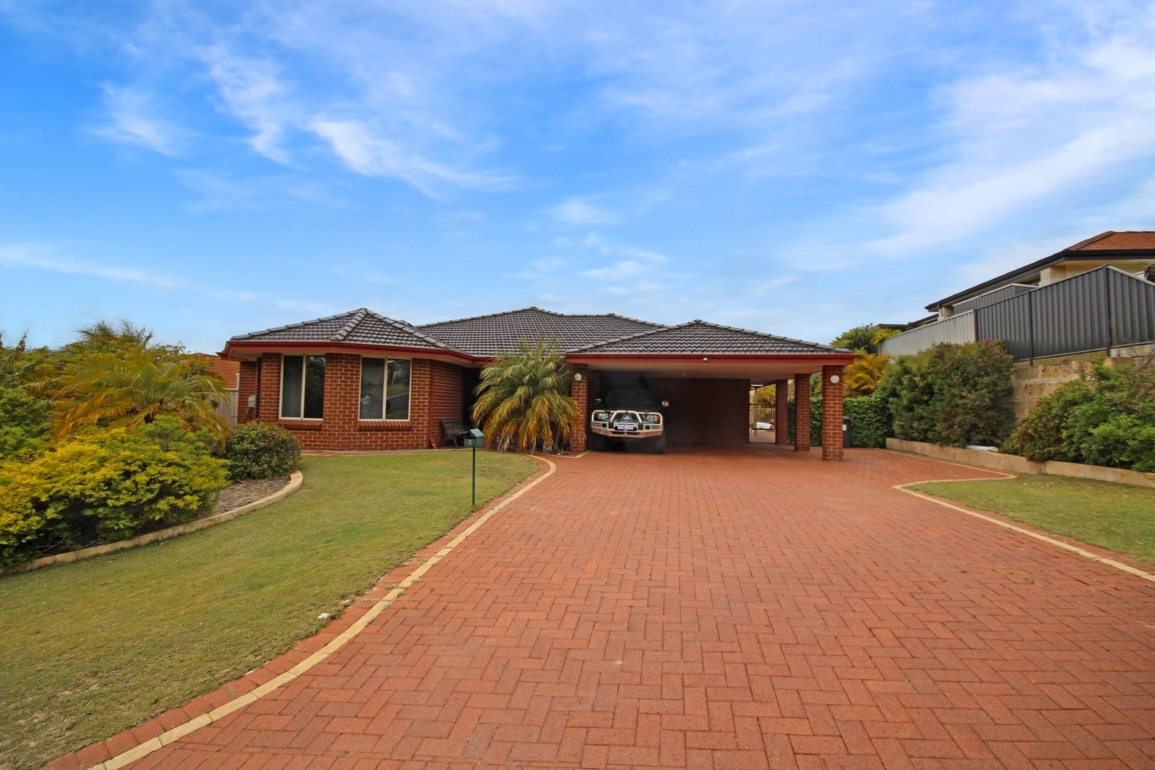 4 bedrooms House in 5 Lefroy Place USHER WA, 6230