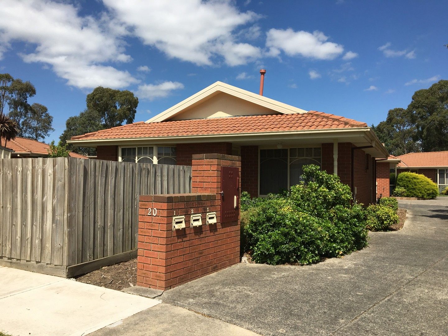 2 bedrooms Apartment / Unit / Flat in 1/20 Bluegum Court NARRE WARREN VIC, 3805